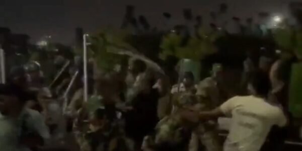 Jharkhand Police resorted to a lathi-charge to remove JPSC-JSSC aspirants who were protesting outside the State Assembly in Ranchi
