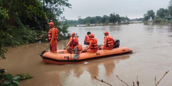 NDRF teams deployed in Bihar and Uttar Pradesh to handle any situation arising from the floods in Nepal.