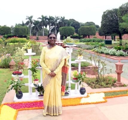 President Droupadi Murmu inaugurated the Summer Annual Festival-2026 of Amrit Udyan today.