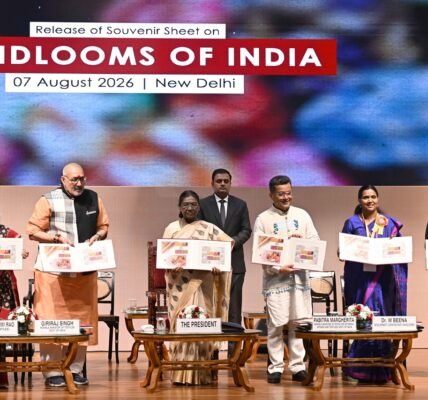 President attended the 12th National Handloom Day celebrations and presented the Sant Kabir Handloom Awards and National Handloom Awards 2025