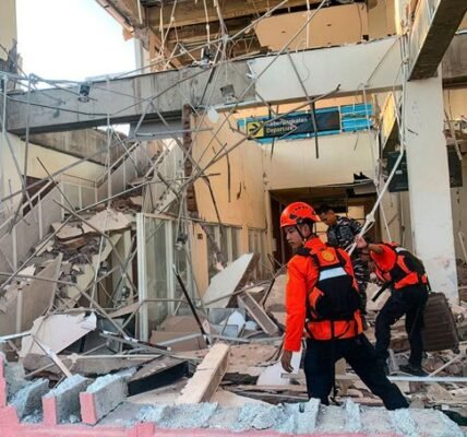 Twenty people died in a 7.7 magnitude earthquake off the east coast of Indonesia.