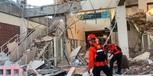 Twenty people died in a 7.7 magnitude earthquake off the east coast of Indonesia.