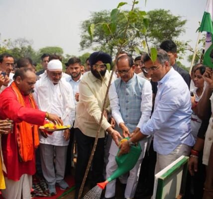 Under the leadership of Union Agriculture Minister Shivraj Singh Chouhan, more than 50,000 trees were planted across 31 states in collaboration with the Vriksh Mitra Parivar