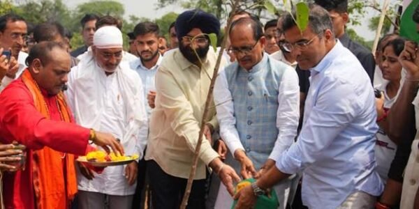 Under the leadership of Union Agriculture Minister Shivraj Singh Chouhan, more than 50,000 trees were planted across 31 states in collaboration with the Vriksh Mitra Parivar