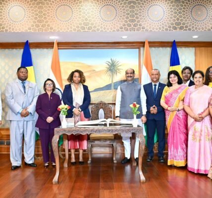 Lok Sabha Speaker held a bilateral meeting with the parliamentary delegation from Seychelles