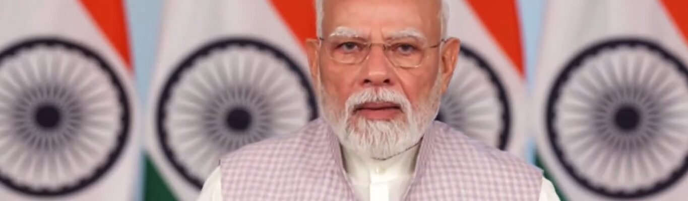 PM Modi addressed a gathering in West Bengal while releasing an installment under the Annapurna Yojana.