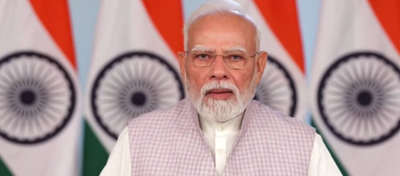 PM Modi addressed a gathering in West Bengal while releasing an installment under the Annapurna Yojana.