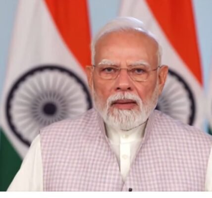 PM Modi addressed a gathering in West Bengal while releasing an installment under the Annapurna Yojana.