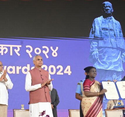 President presents 72nd National Film Awards