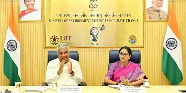 Union Environment Minister reviewed Delhi air pollution mitigation action plan with Chief Minister Rekha Gupta