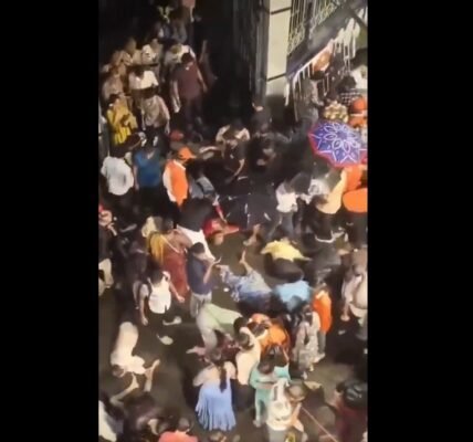 19 dead, 25 injured in a stampede at a Durga Puja pandal in Kolkata