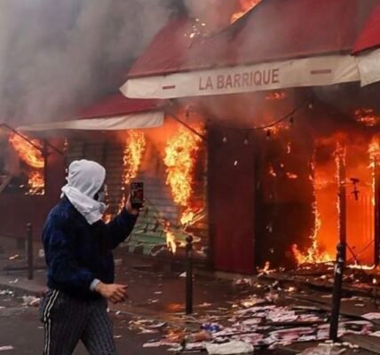 Violent clashes, widespread looting, and arson in several French cities