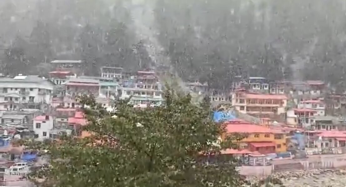 first snowfall of the season occurred in Kedarnath and Gangotri in Uttarakhand